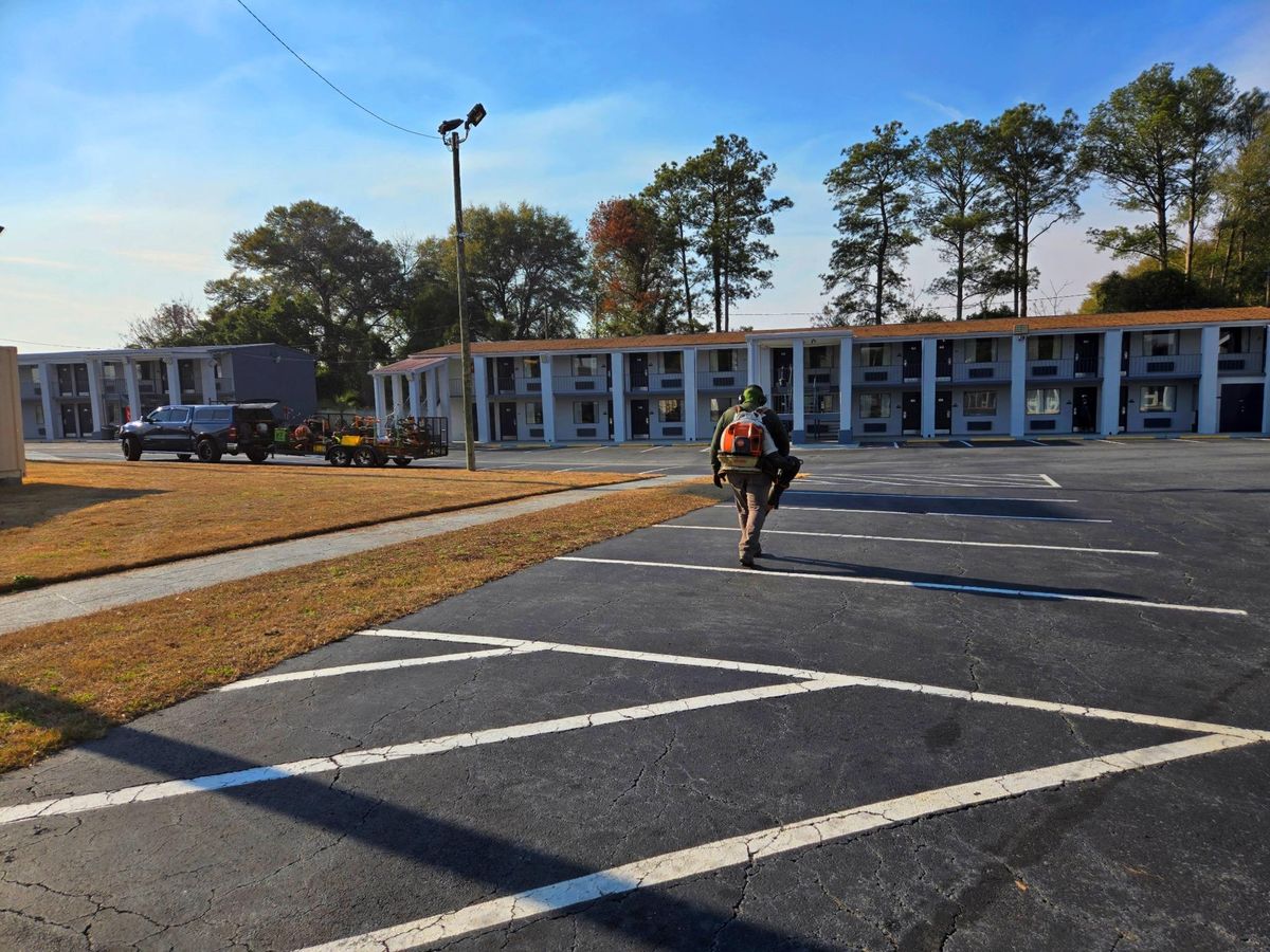 Commercial Lawn Maintenance for Zepeda's Mowing in Fort Valley, GA