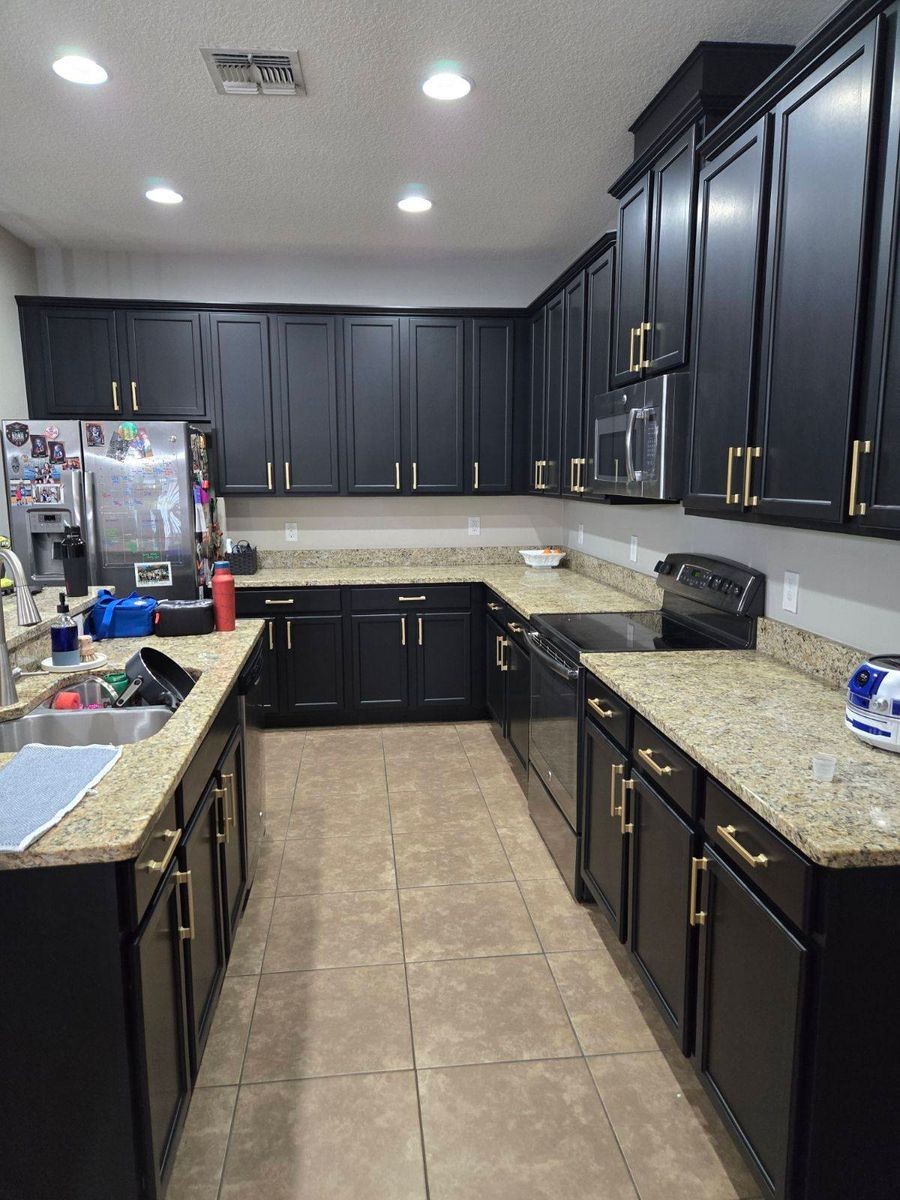 Cabinet Repaints for Design Decorating in St. Cloud, FL