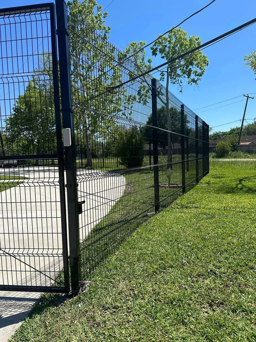 Fence Installation for Fenceline Systems in Channelview, TX