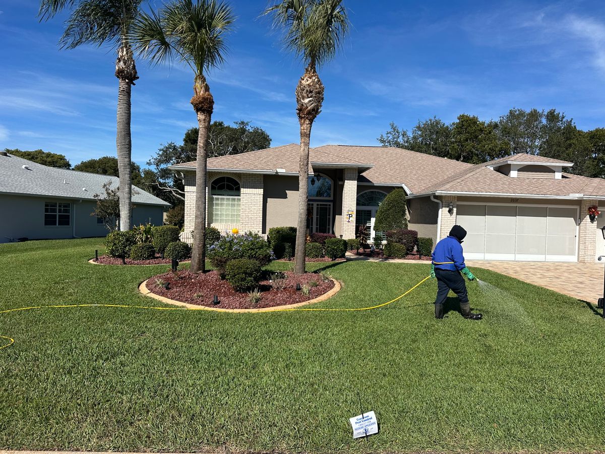 Lawn Spraying for Garrison Pest Control Inc in North Weeki Wachee, FL