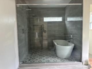 Frameless Header Systems for Pristine Shower Doors in Adairsville, GA