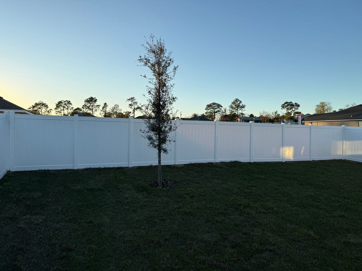 Vinyl Fence Installation for Smith & Sons Fence Company in Riverview, FL