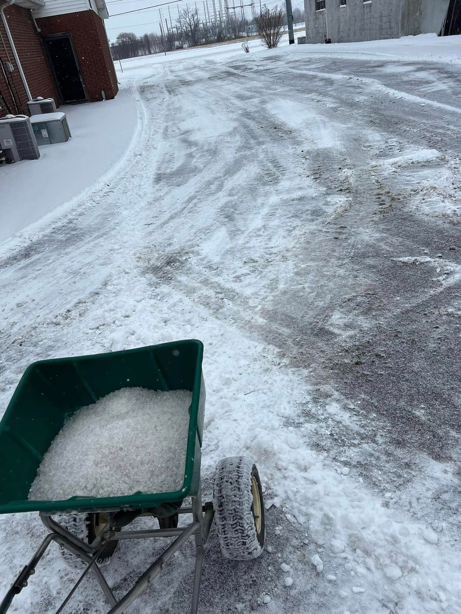 Snow Removal for Elrod’s Lawn Care and Landscape in Portland, TN