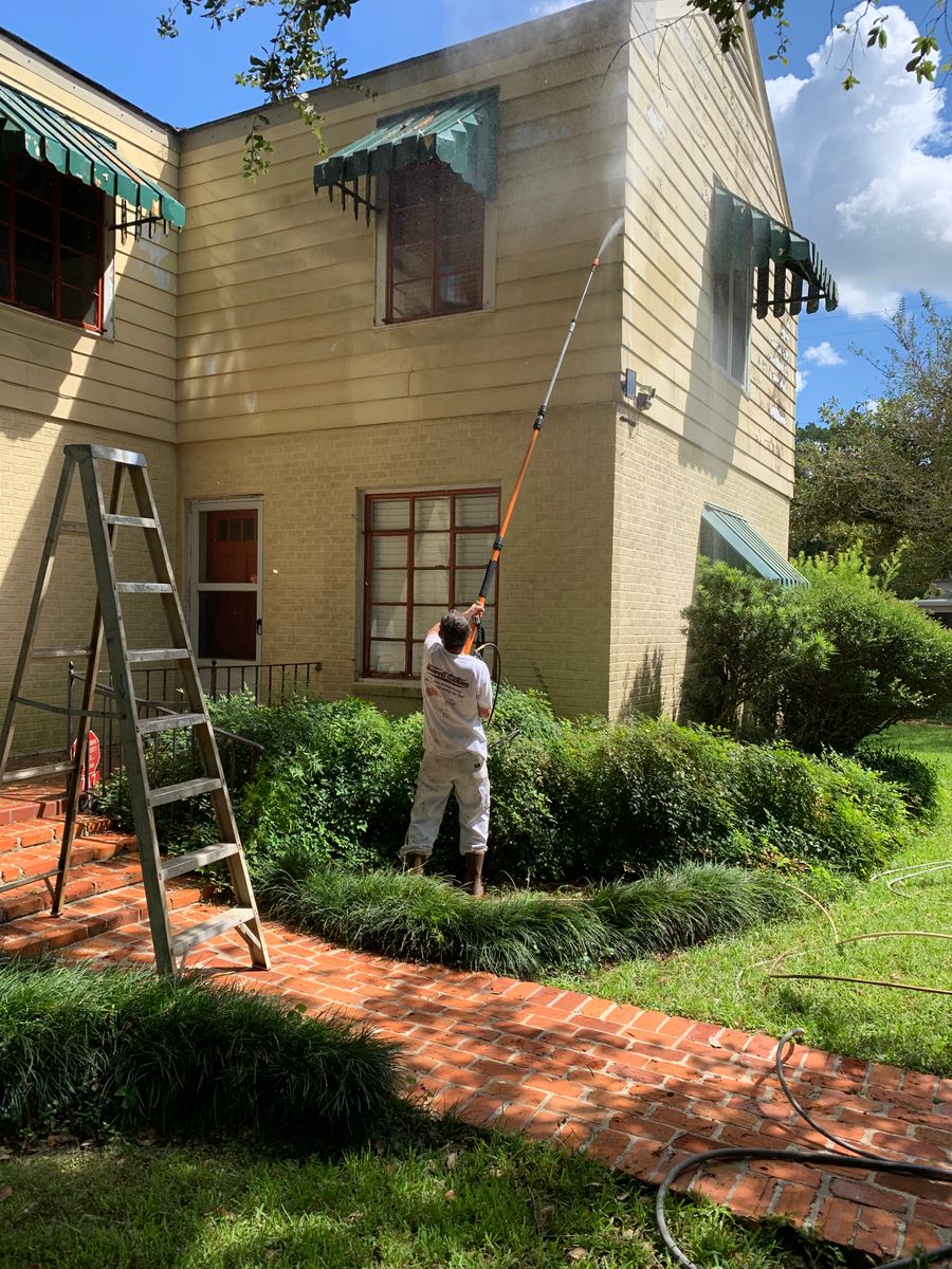 Powerwashing Services for Elite Painting & Restoration in Lafayette Parish, LA