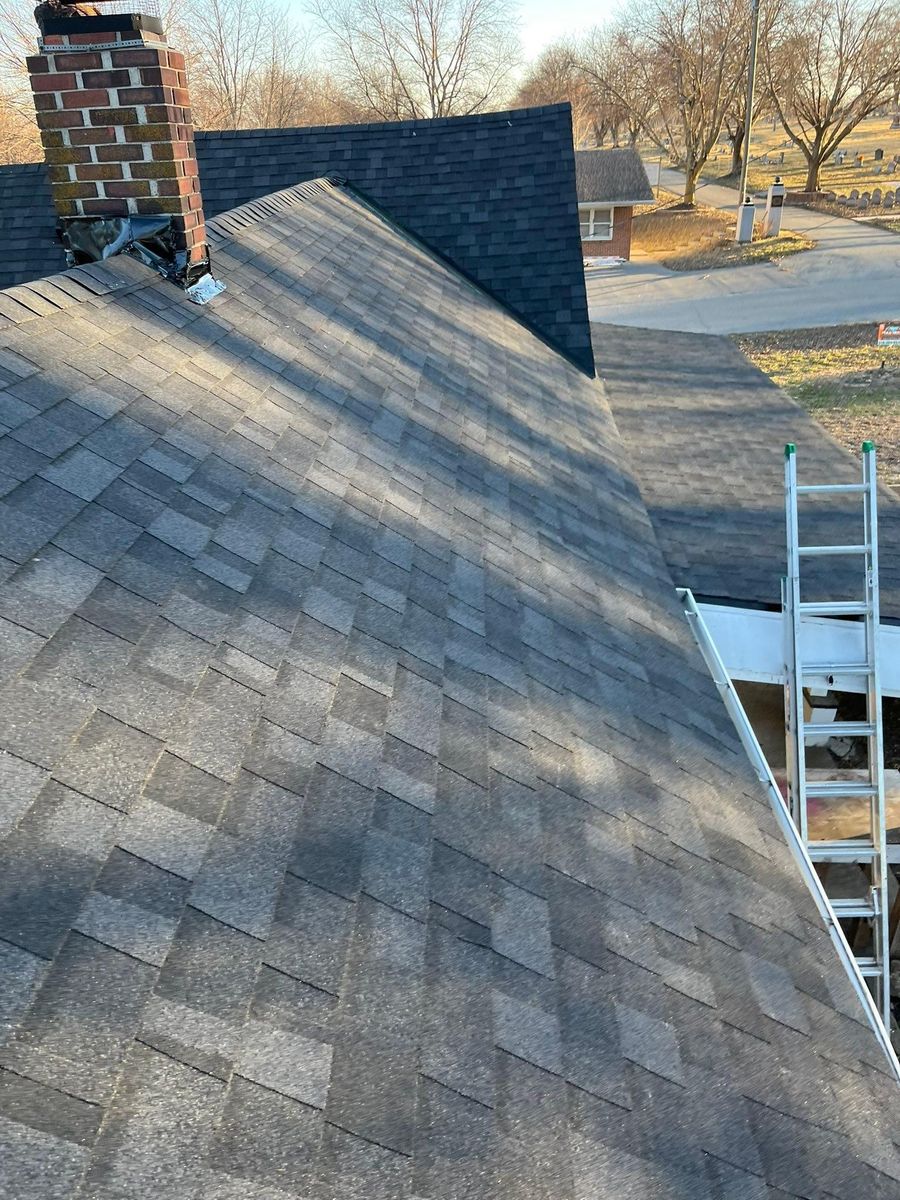 Roofing Repairs for Full Roof Replacement Repairs and Seamless Guttering in Saint Joseph, MO