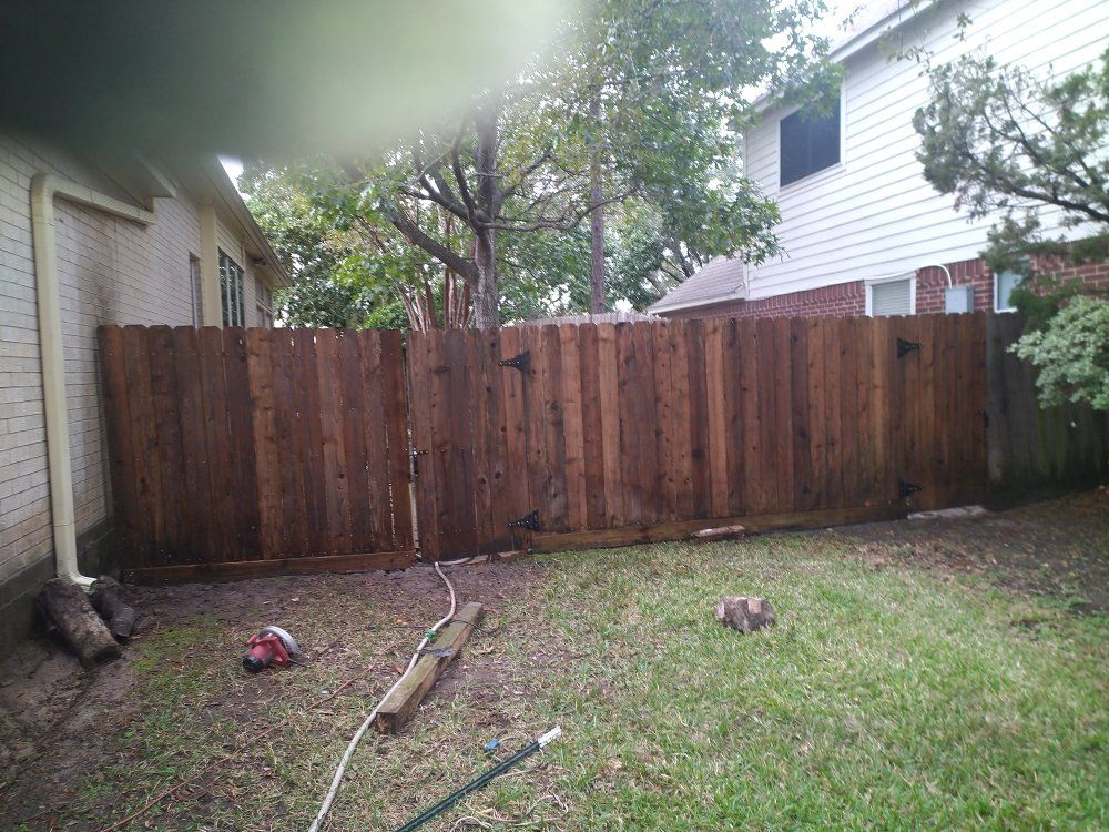 Fence Washing for Look Like New in Katy, TX