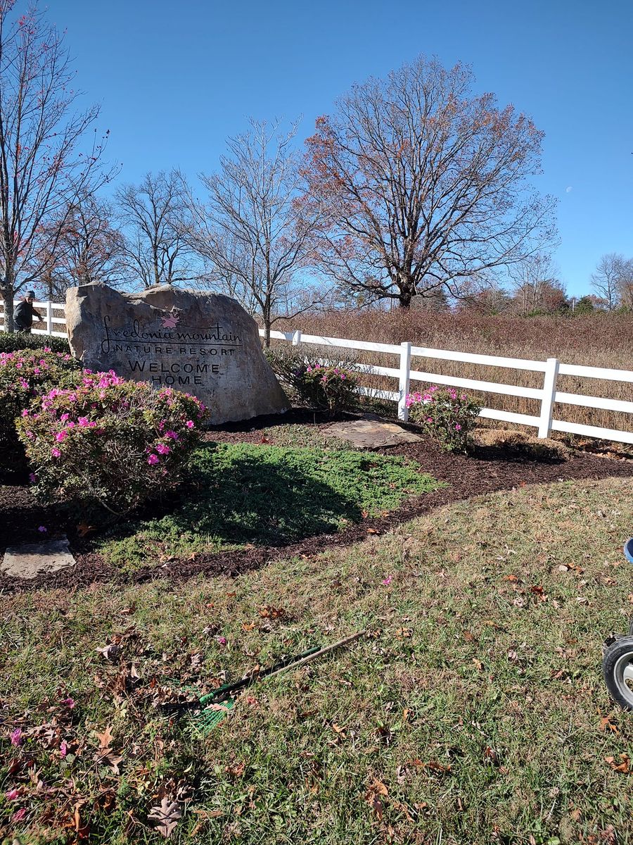 Mulch Bed Installation and Renovation for Starnes Hardscapes & Property Management LLC in Dunlap, TN