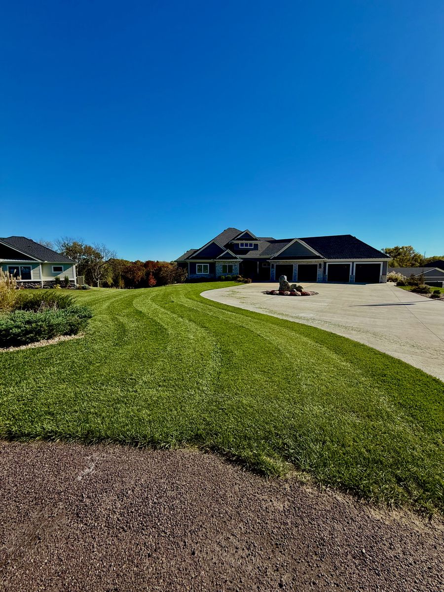Lawn Mowing for Elite Lawn Care Solutions in Leavenworth, KS