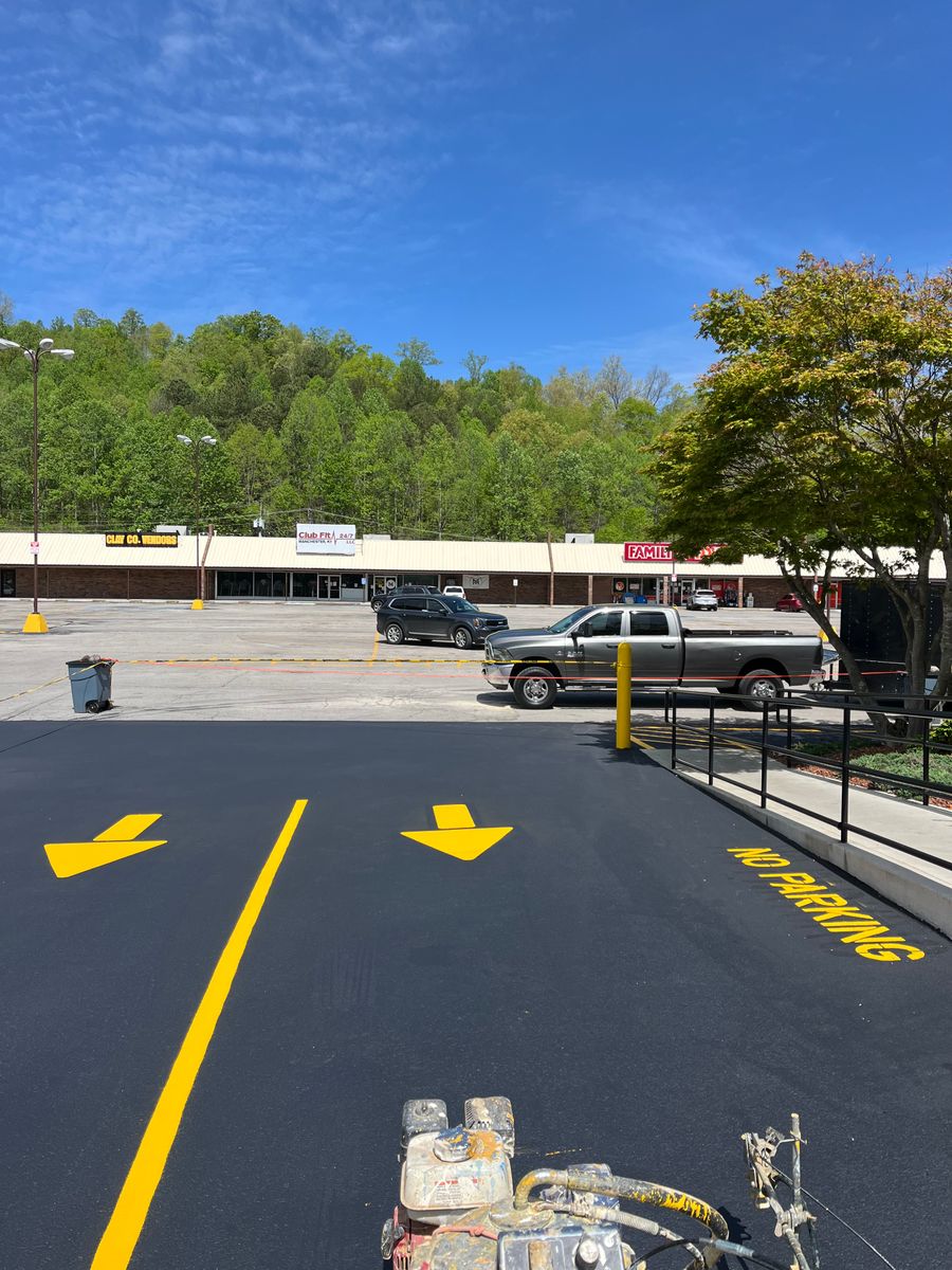 Parking Lot Striping for Metzler Paving and Sealcoating in Jacksboro, TN