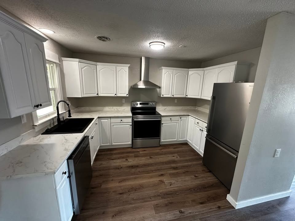 Flooring for Owens Upgrades LLC in Waynesville, MO