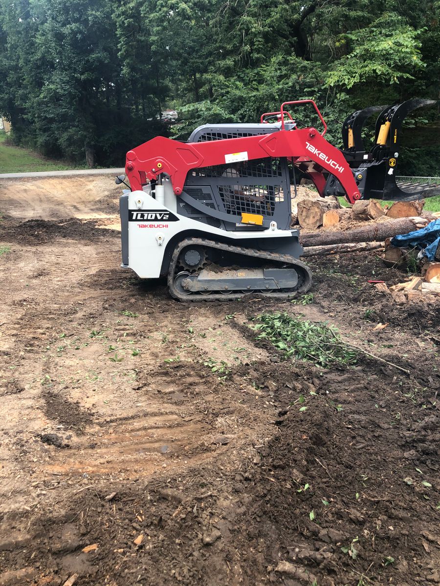 Fall Clean Up for M & J Tree Service & Stump Grinding in Auburn, GA