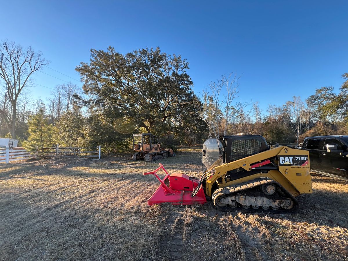 Mulching for Southeast Aquatic Land Services LLC  in Waycross, GA