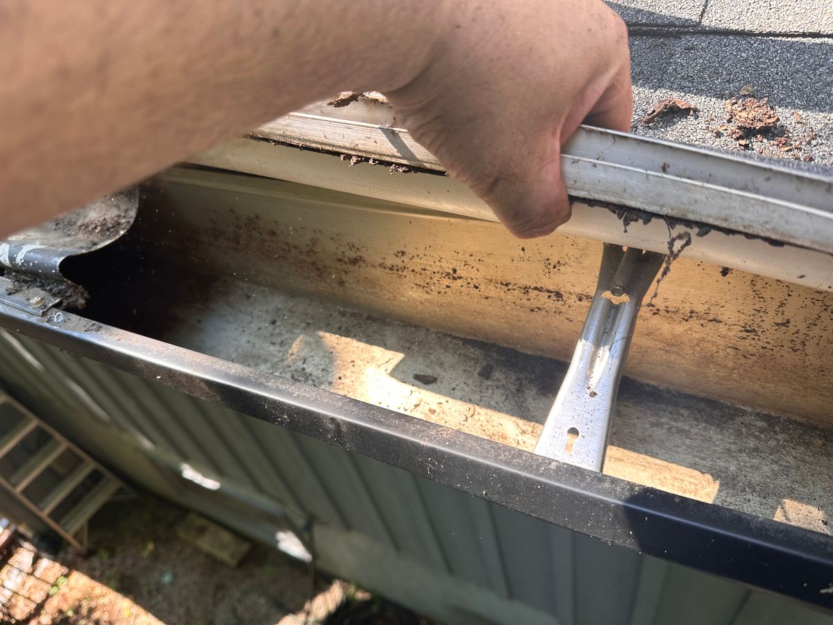 Gutter Cleaning for Weimer Cleaning Service in Charlotte, TN
