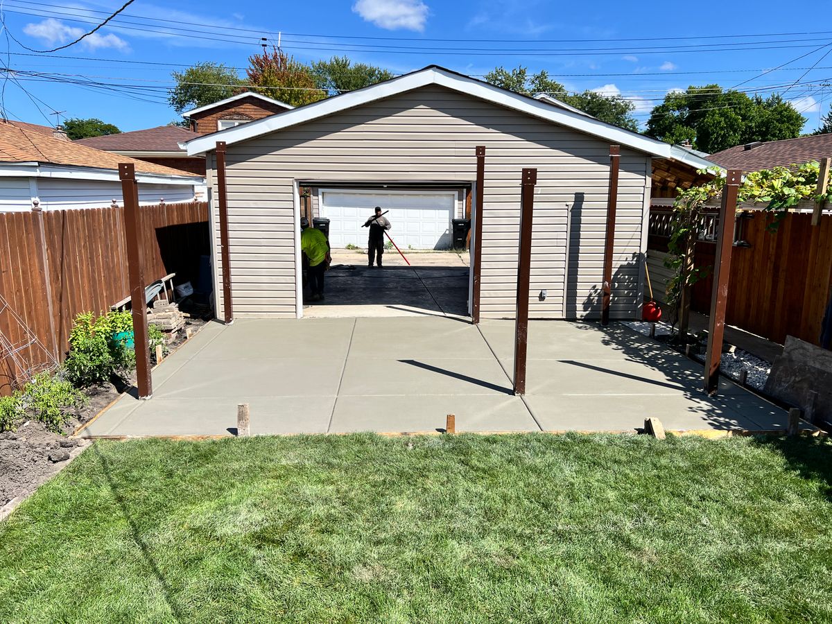 Concrete patios for Onyx Concrete Contractors in Chicago, IL