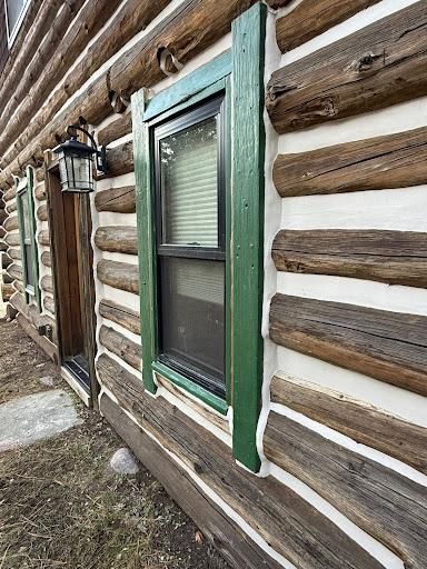 Log Home Chinking for True Blue Logworks LLC in Corvallis, MT
