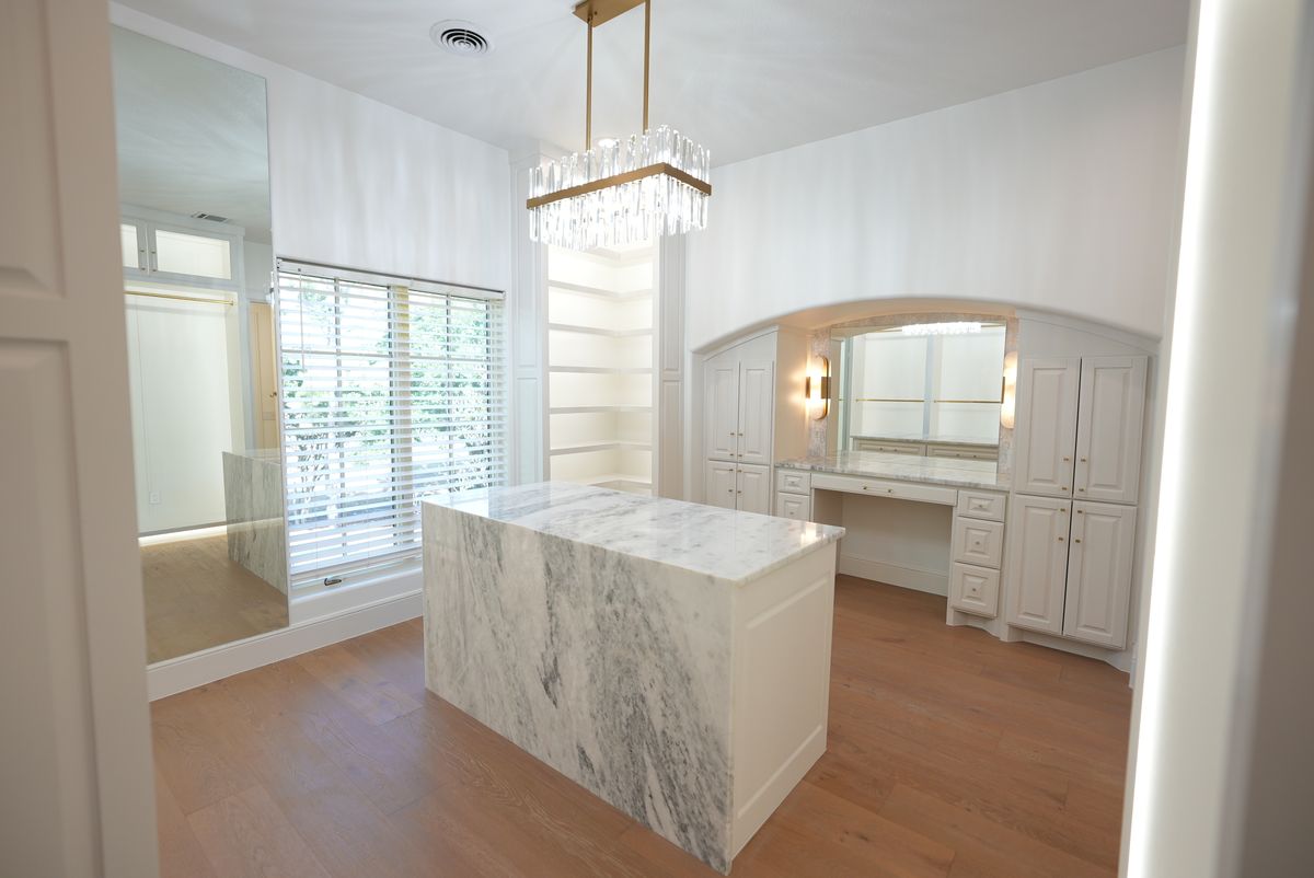 Custom Pool Installation for Luxurious Construction LLC in Houston, TX