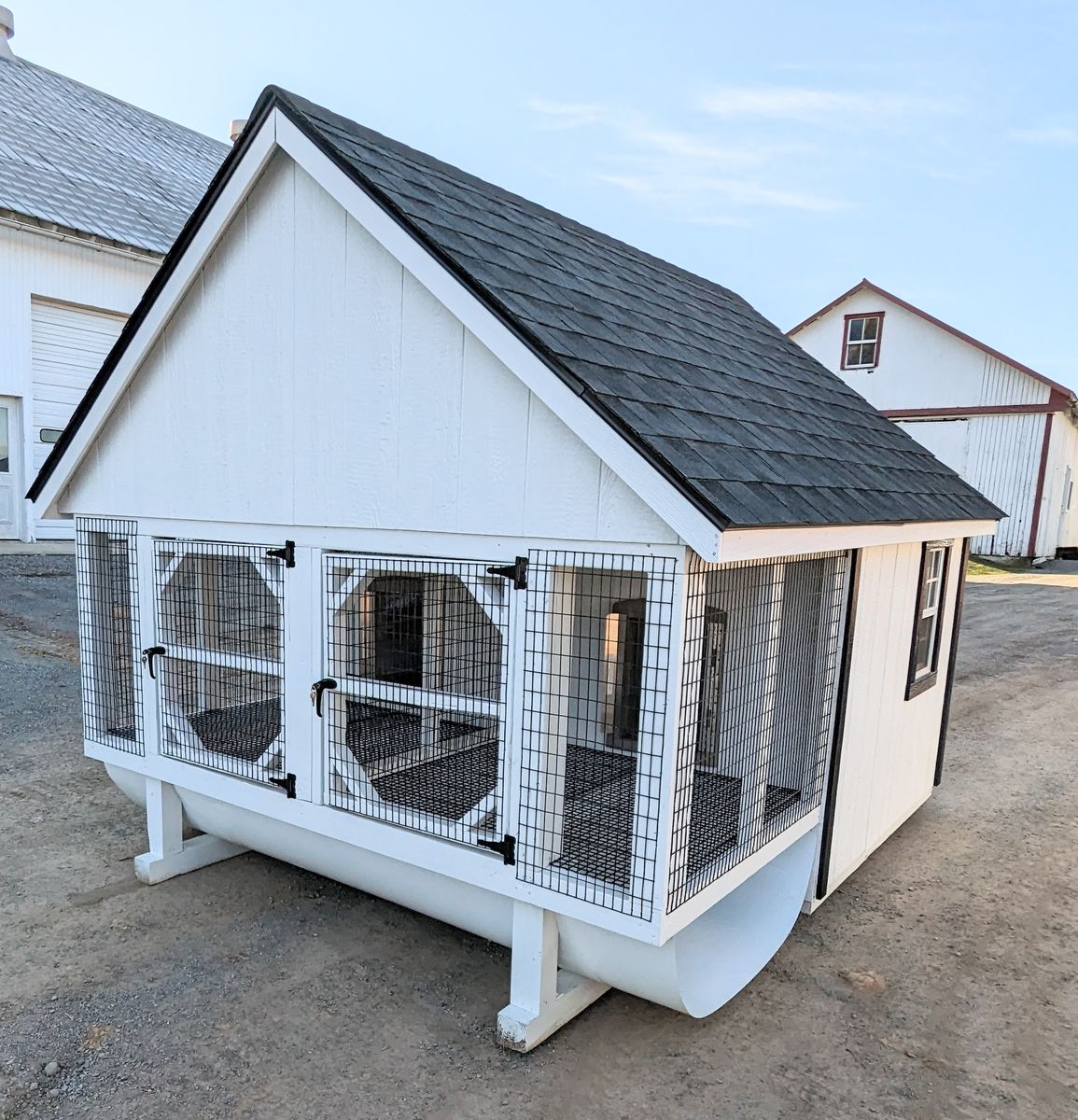 Kennels for Pond View Mini Structures in  Strasburg, PA
