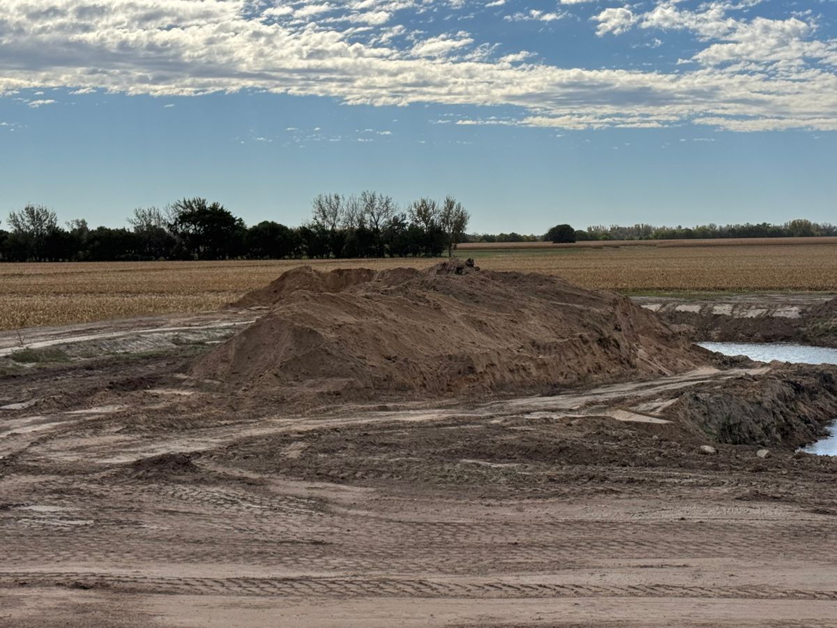Top Soil, Sand & Gravel for HDE Services LLC in Grand Island, NE