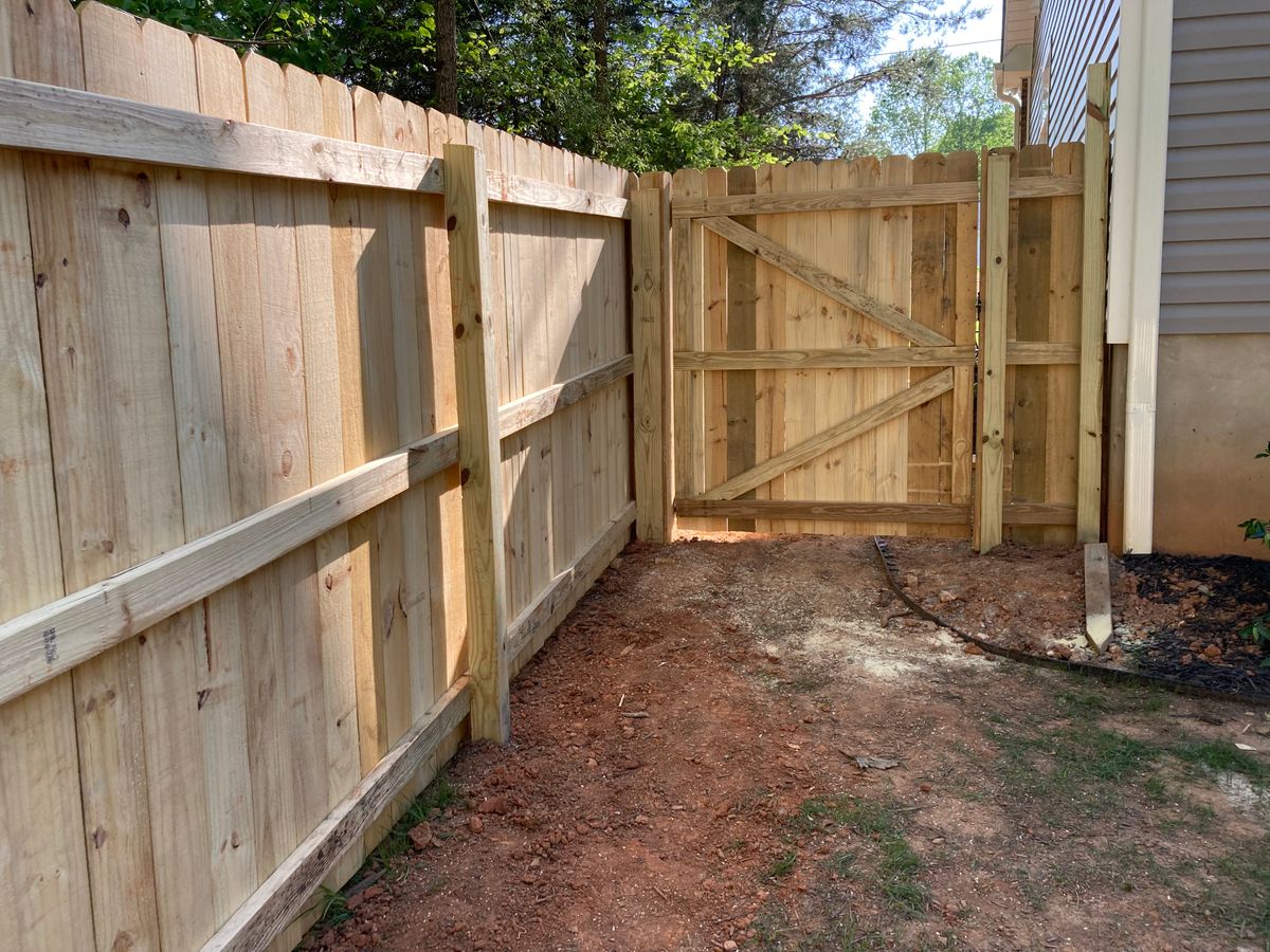 FENCING for Cisco Kid Landscaping Inc. in Lincolnton, NC