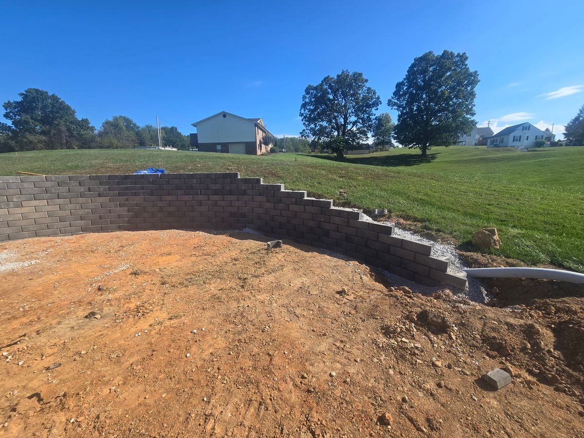 Retaining Wall Construction for Lafollette Mulch, Stone and Lawn Care in La Follette, TN