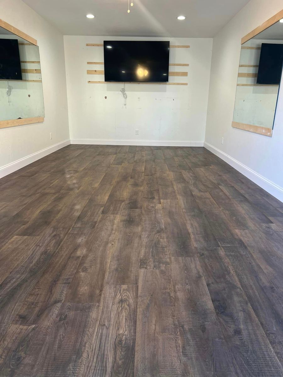 Flooring for White's Contracting LLC in Mount Pleasant, Texas