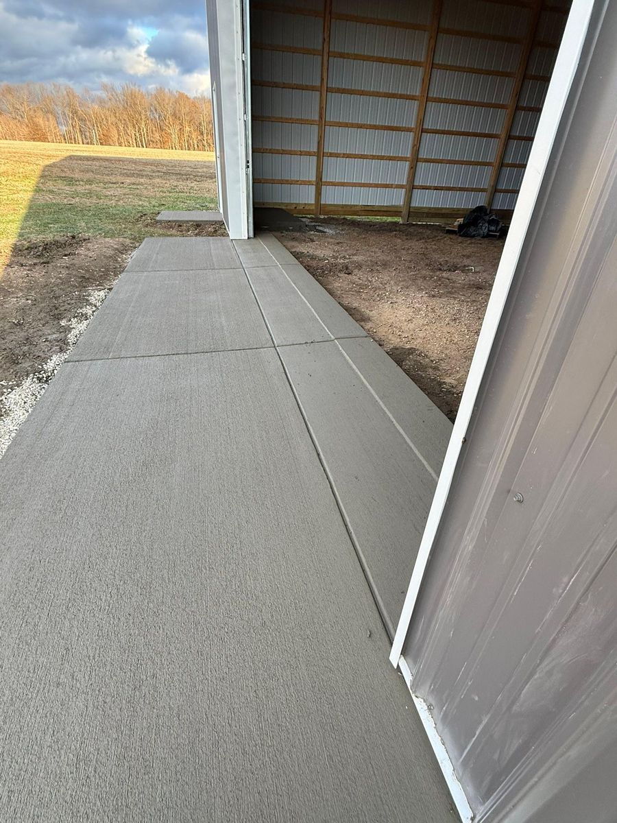 Porches, Patios, & Firepits for Whitfield Concrete Construction in Solsberry, IN