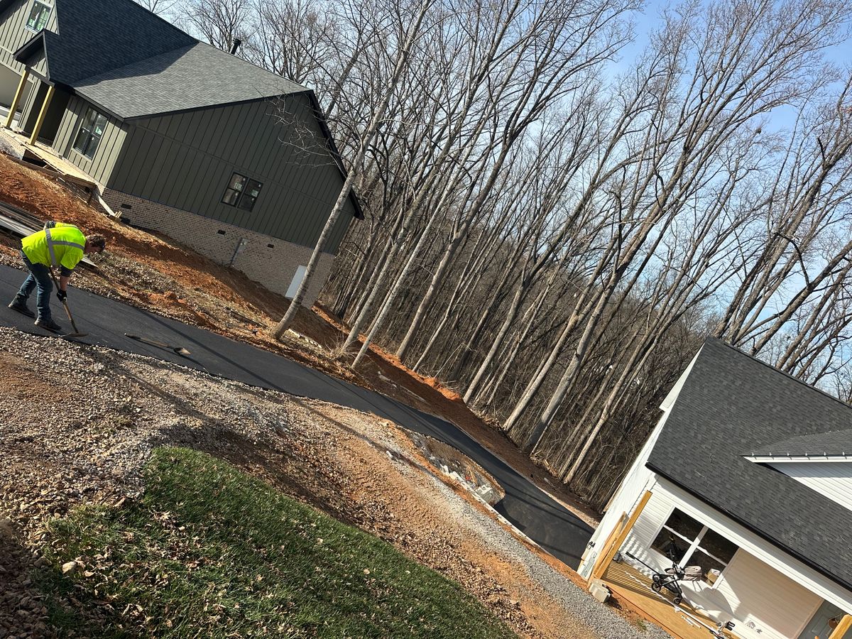 Asphalt Paving for Metzler Paving and Sealcoating LLC in Jacksboro, TN