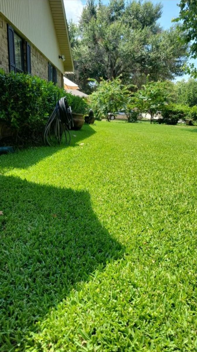 Property Management for JBC Mowing in Cedar Creek Lake, Texas