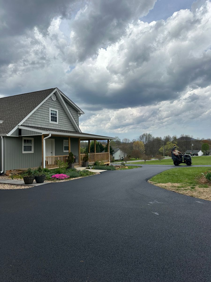 Asphalt Driveways for James R Carter Paving in Roanoke, VA