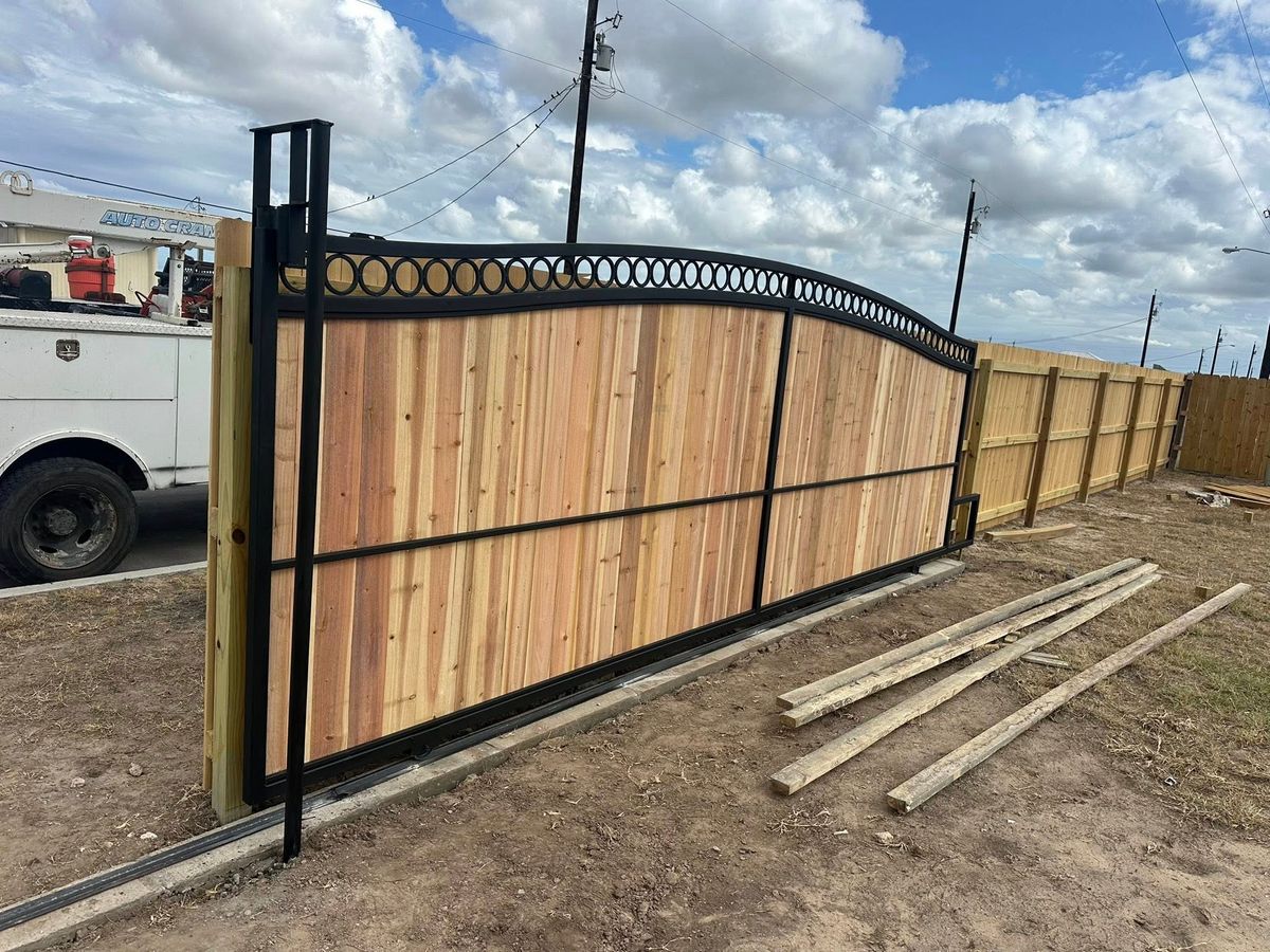 Fencing for Lala Home Solutions in San Juan, TX