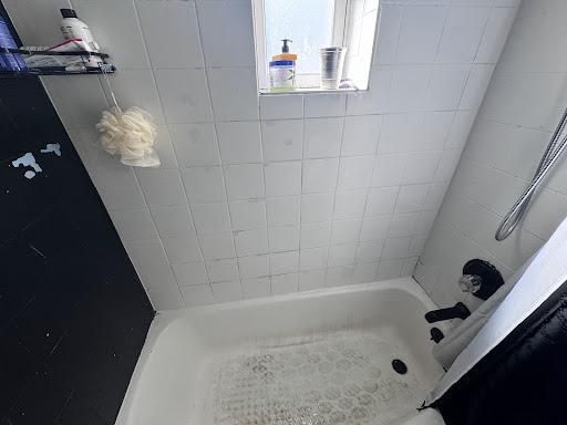 Shower Pan Reglazing for Affordable N.Y.C Bathtub Reglazing  in New York, NY