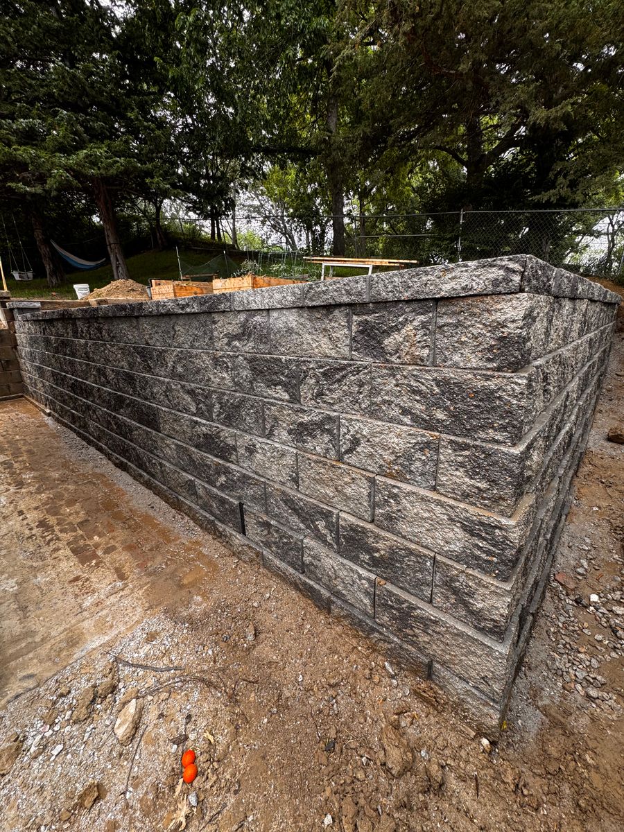 Retaining Wall Construction for Black Diamond Hardscapes in Omaha, NE