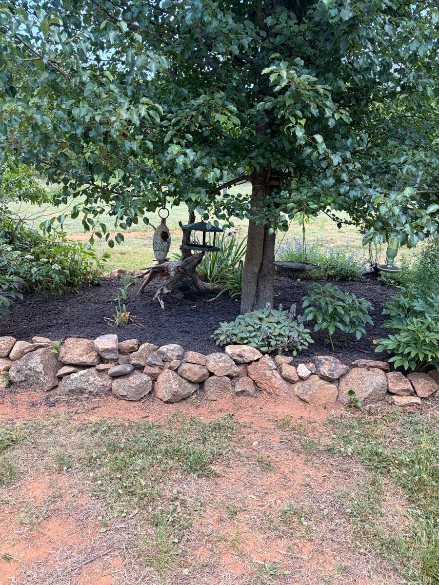 Mulch Installation for Valencia’s Lawncare in Charlottesville, VA