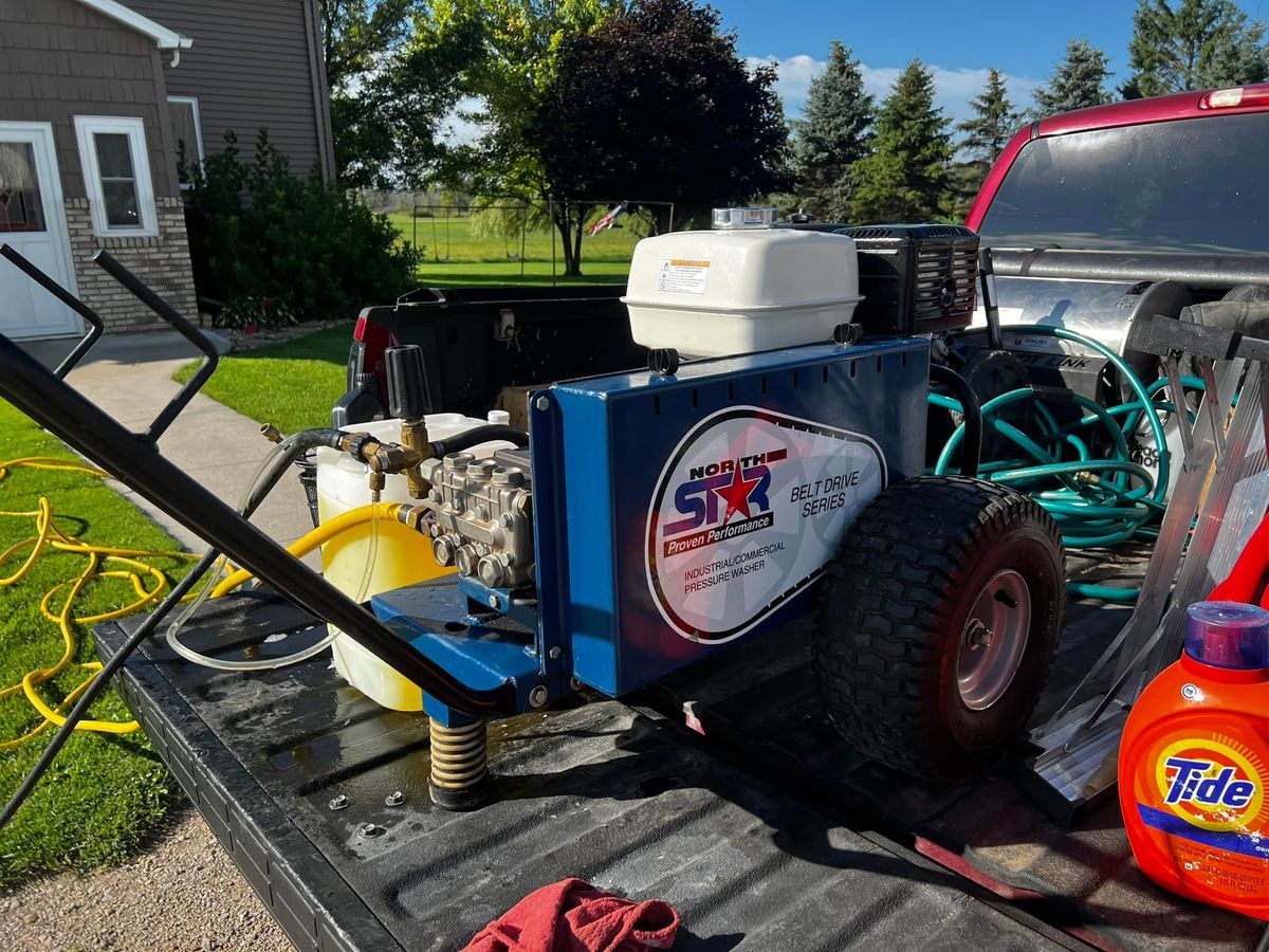 Mobile Fleet Washing for Konz Pressure Washing in Manitowic, WI