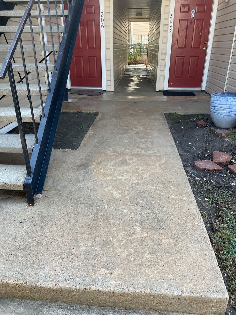 Apartment Maintenance for Power Pressure Wash in Houston, TX