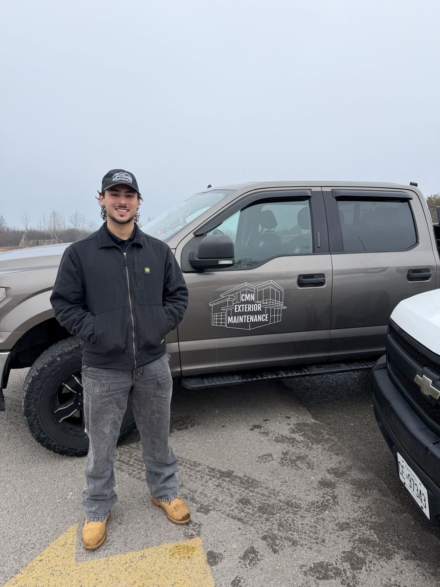 Junk Removal for CMN Exterior Maintenance in Hamilton, ON