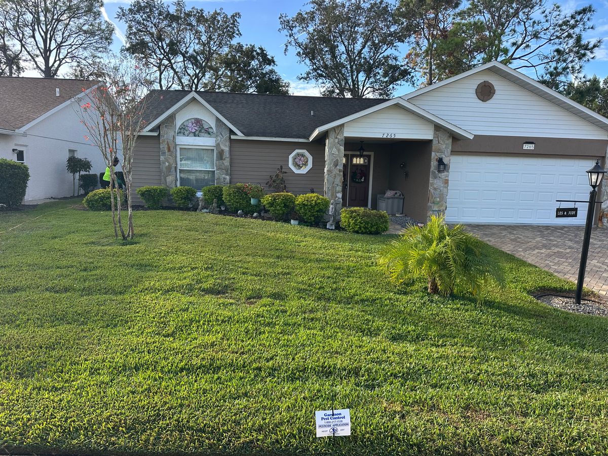 Lawn Spraying for Garrison Pest Control Inc in North Weeki Wachee, FL