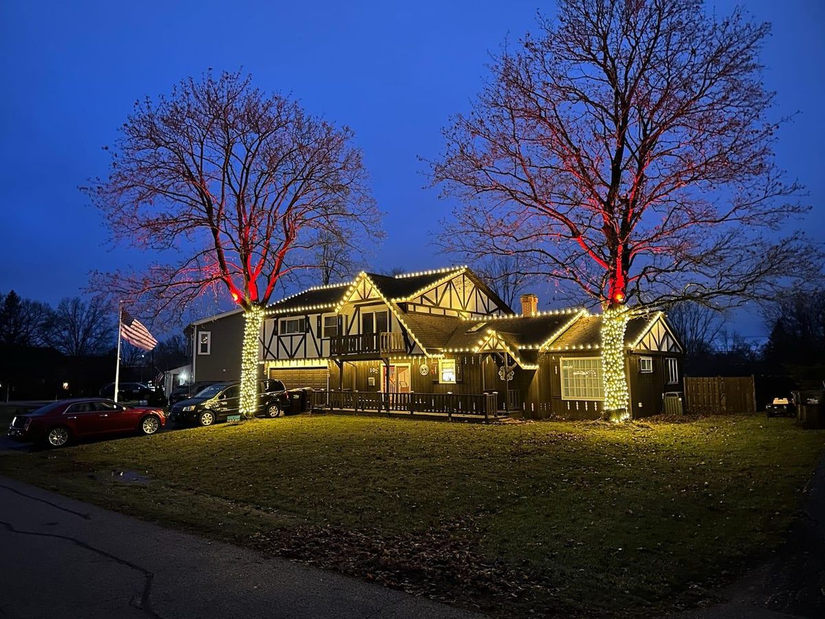 Holiday Lighting for Fence Medic in Northbrook, IL