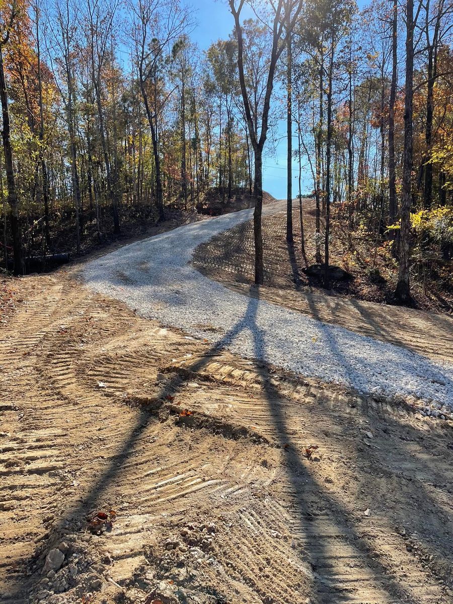 Gravel Driveways for DC Construction Company LLC in Clanton, AL