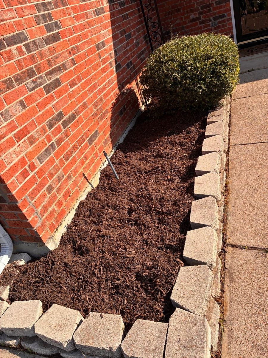 Mulch Installation for Blu-J Tree Care in Arlington, TX