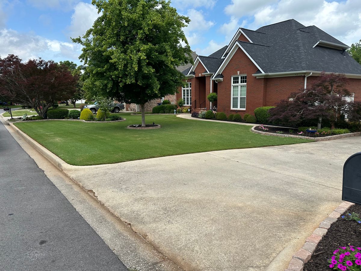 Lawn Maintenance for Vickers Lawns  in Ardmore, Al