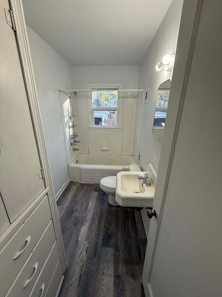 Flooring for Blue Collar Construction and Remodeling in White City, KS