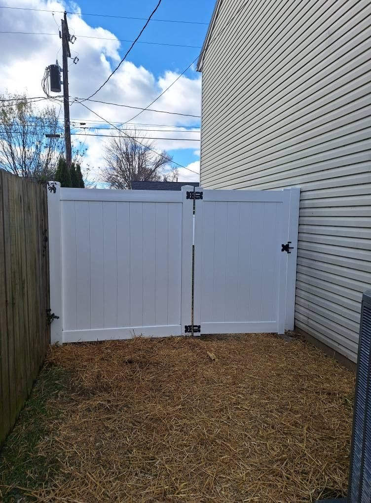 Fence Installation for Apex Fence in Henderson, KY