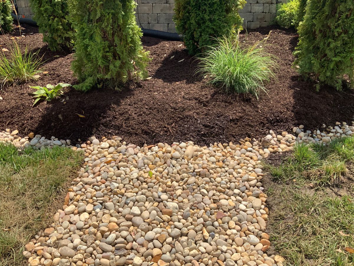 Mulch Installation for Russell's Lawn Care Plus in Nashville, TN