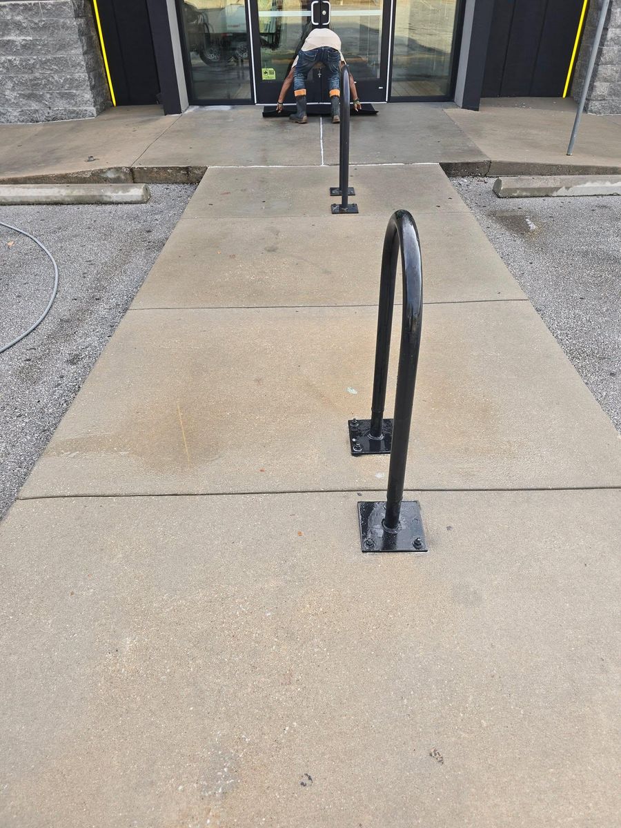Driveway and Sidewalk Cleaning for TNT Power Washing LLC in Checotah, OK