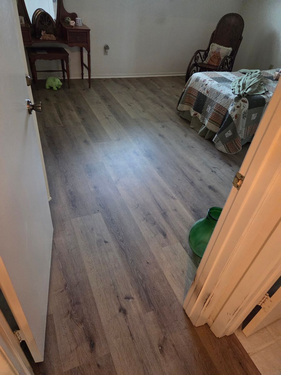 Floor Installation for D&J Custom Floors in Nederland, TX