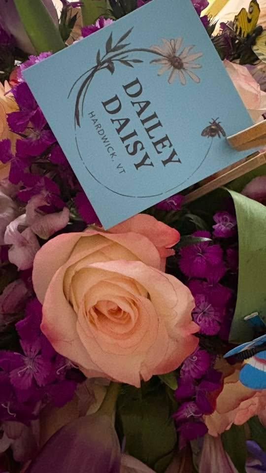 Large Vase Design for The Dailey Daisy in Hardwick, VT