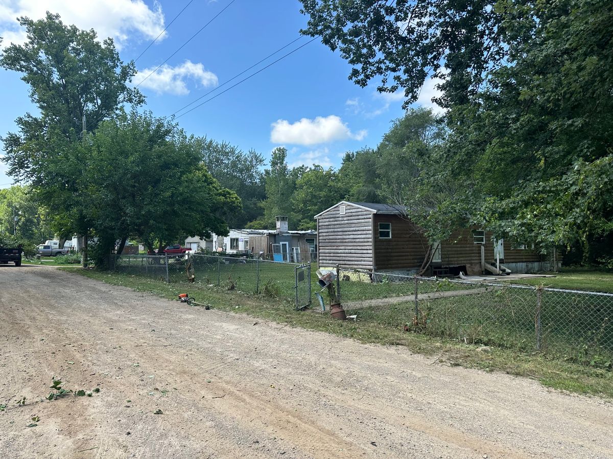 Fall and Spring Clean Up for FIRST CLASS GRASS LLC in Syracuse, IN