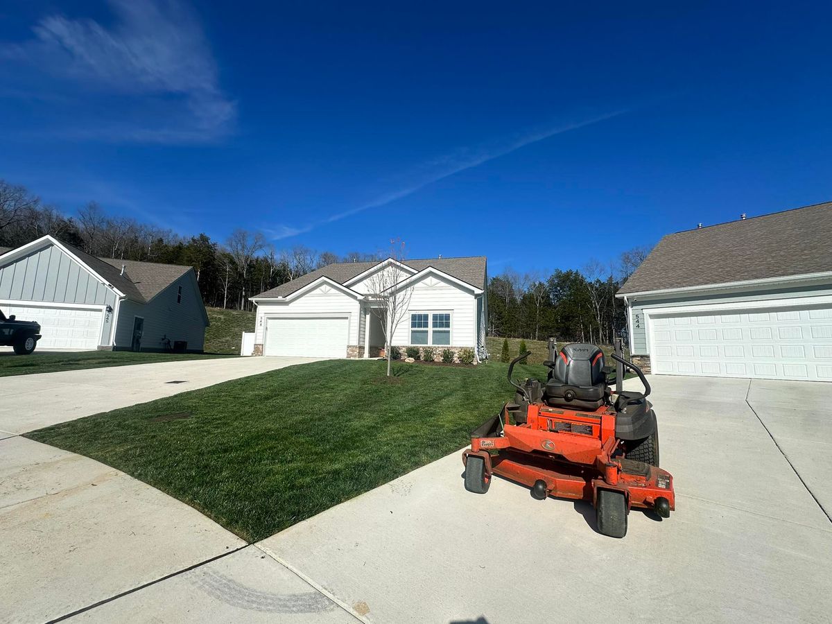 Lawn Maintenance for Top Notch Tennessee Outdoor Services in Murfreesboro, TN
