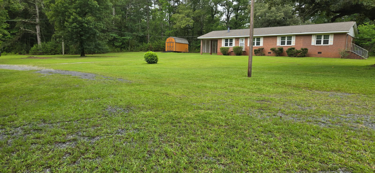 Mowing for Fresh Cut Yard & Lawn Care LLC in Forsyth, GA